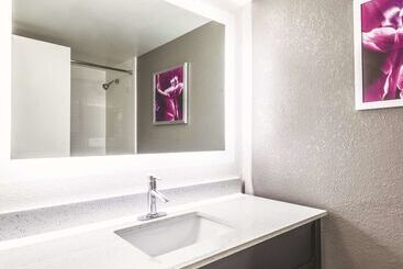 هتل La Quinta By Wyndham Cincinnati Sharonville