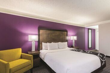 هتل La Quinta By Wyndham Cincinnati Sharonville