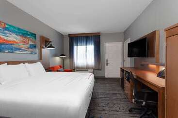 هتل La Quinta By Wyndham Ft. Myers   Sanibel Gateway