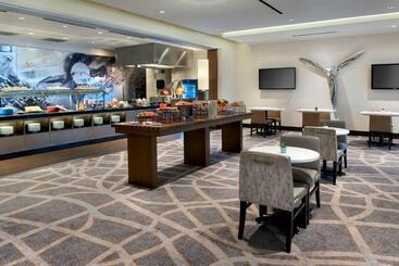 هتل Newark Liberty International Airport Marriott