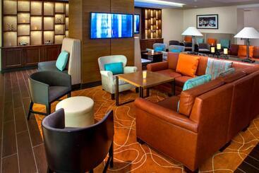 هتل Newark Liberty International Airport Marriott