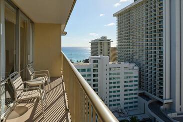 هتل Outrigger Waikiki Paradise