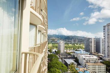 هتل Outrigger Waikiki Paradise