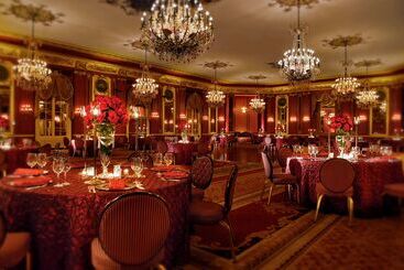 هتل Palmer House A Hilton