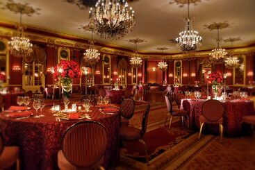 فندق Palmer House A Hilton