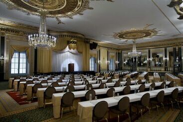 هتل Palmer House A Hilton