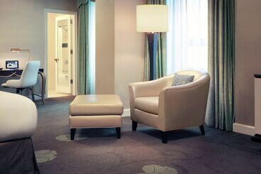 هتل Palmer House A Hilton