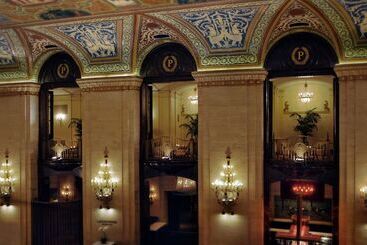 هتل Palmer House A Hilton