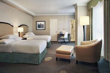 هتل Palmer House A Hilton