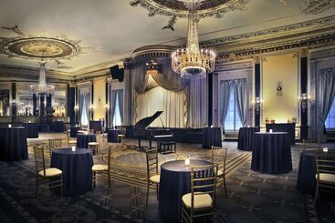 هتل Palmer House A Hilton