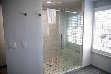 هتل Pico Rivera Inn And Suites