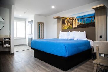 هتل Pico Rivera Inn And Suites