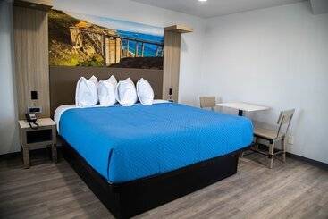 هتل Pico Rivera Inn And Suites