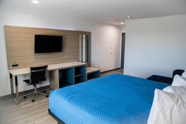 هتل Pico Rivera Inn And Suites