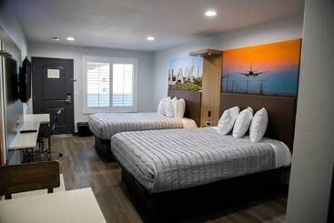 هتل Pico Rivera Inn And Suites