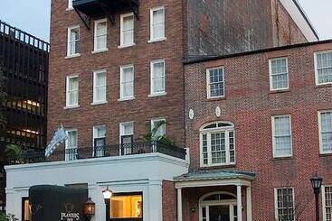 هتل Planters Inn On Reynolds Square