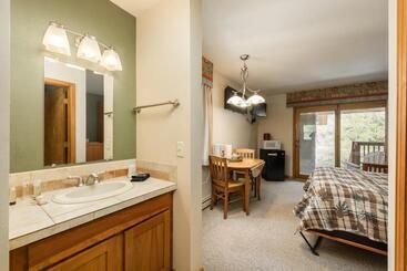 هتل Ponderosa Lodge