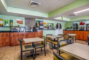 هتل Quality Inn