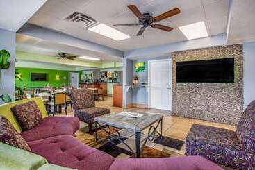 هتل Quality Inn