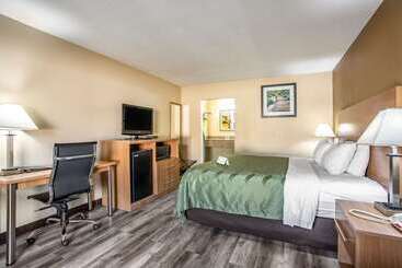 هتل Quality Inn