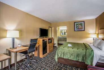 هتل Quality Inn