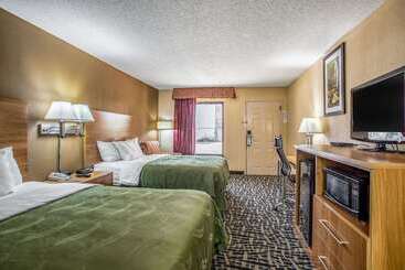 هتل Quality Inn