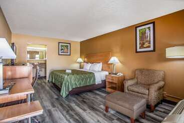 هتل Quality Inn