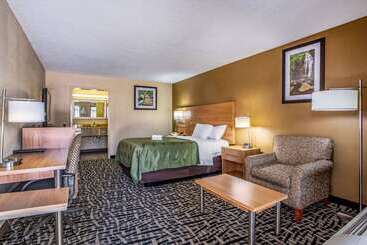 هتل Quality Inn