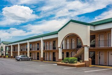 هتل Quality Inn