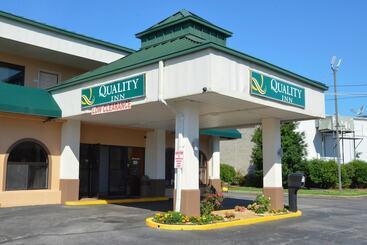 هتل Quality Inn