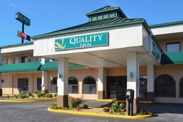 هتل Quality Inn