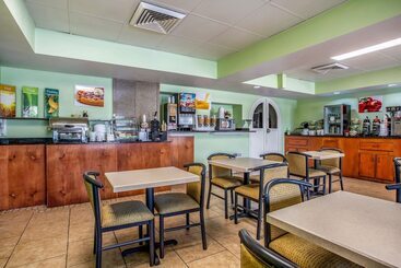 هتل Quality Inn