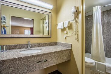 هتل Quality Inn