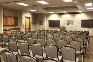 هتل Quality Inn Oakwood
