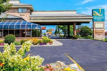 هتل Quality Inn Oakwood