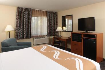 هتل Quality Inn Oakwood