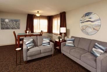 هتل Quality Inn Oakwood
