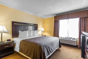 هتل Quality Inn & Suites Bell Gardenslos Angeles