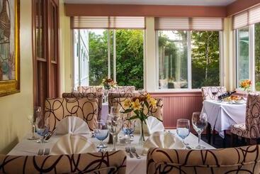 Отель Queen Anne Inn
