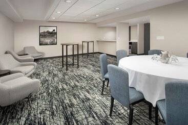 ホテル Radisson Blu  Fargo