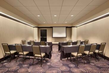 ホテル Radisson Blu  Fargo