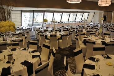 ホテル Radisson Blu  Fargo
