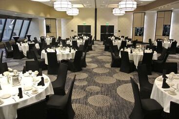 ホテル Radisson Blu  Fargo