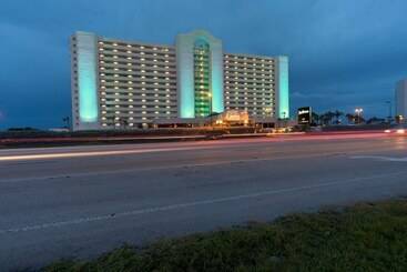 Radisson Suite Hotel Oceanfront