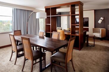 هتل Raleigh Marriott Crabtree Valley