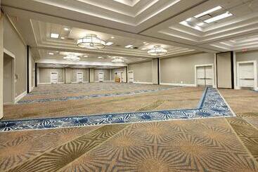 هتل Raleigh Marriott Crabtree Valley