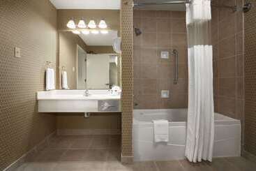 هتل Ramada By Wyndham Del Rio