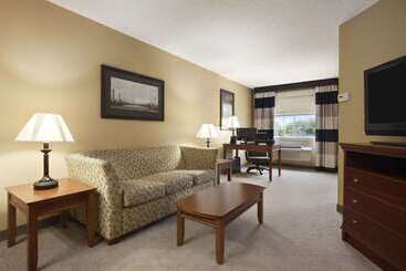 هتل Ramada By Wyndham Del Rio