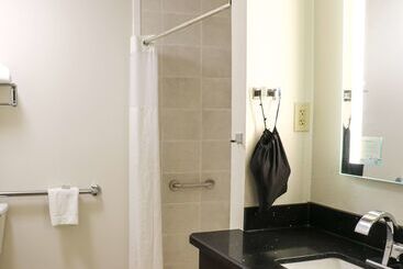 هتل Ramada By Wyndham Del Rio
