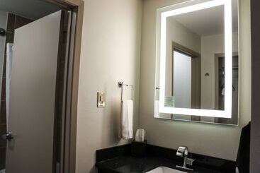 هتل Ramada By Wyndham Del Rio